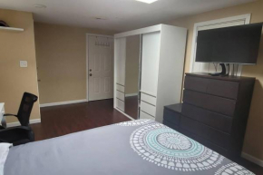 Narvaez Bright spacious private room bathroom Private entrance Kitchen access